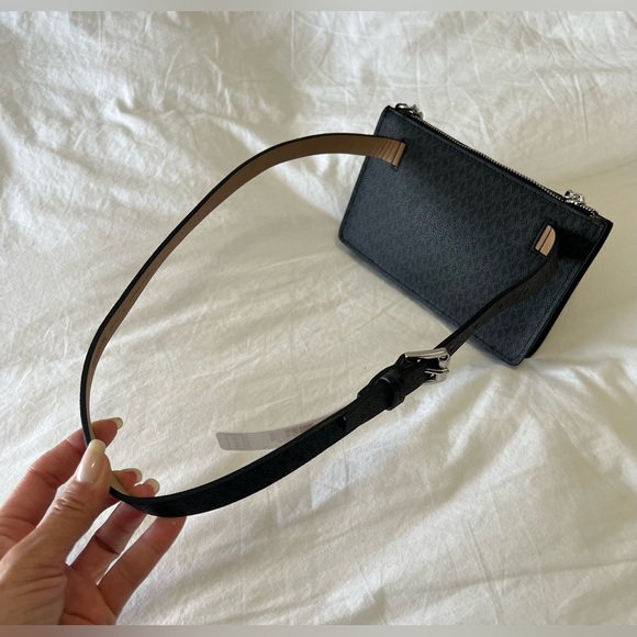 MICHAEL KORS | SZ M | Black Belt Bag Fanny Pack Waist Pouch Wallet | EUC - Picture 9 of 10